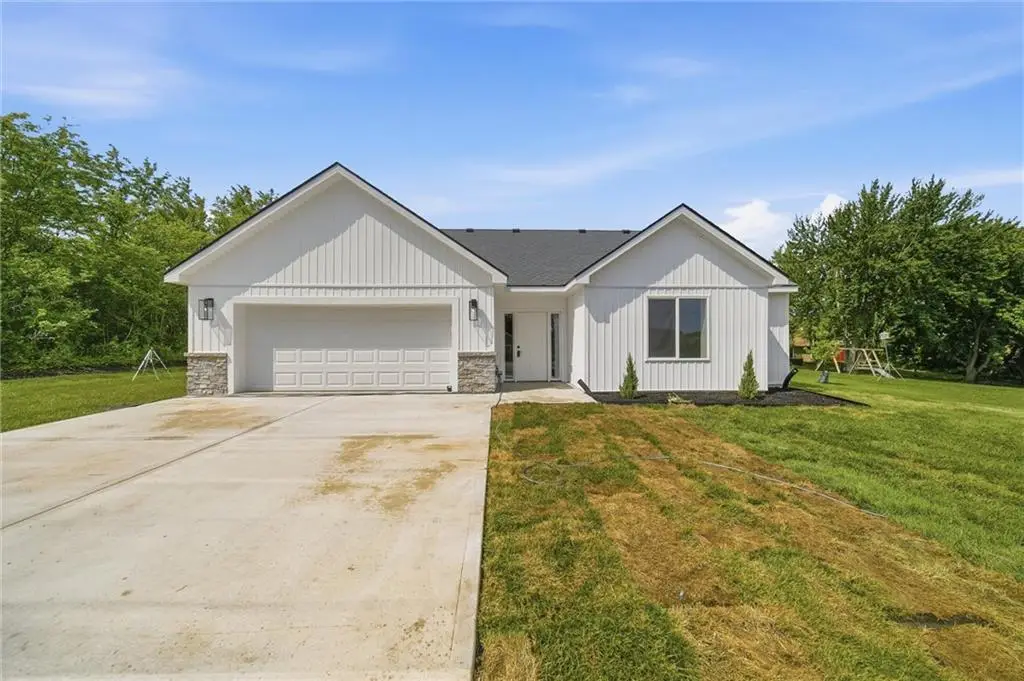 7847 Seneca Lake Road, Ozawkie, KS 66070 - #1