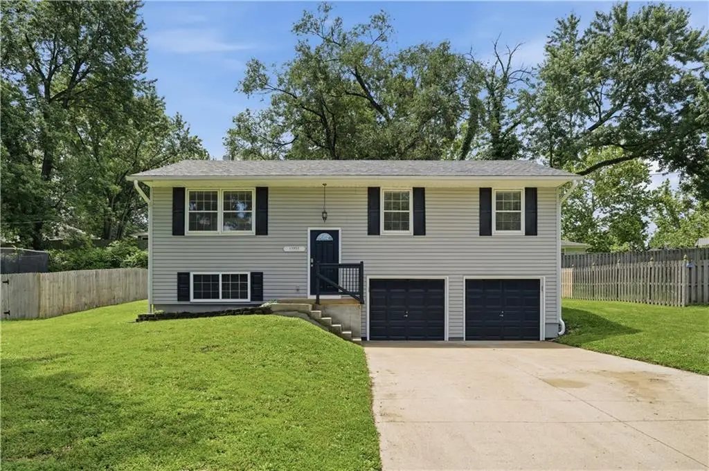 11951 E Scarritt Avenue, Sugar Creek, MO 64054 - #1