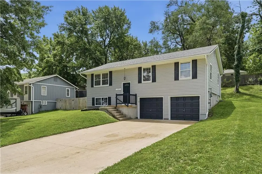 11951 E Scarritt Avenue, Sugar Creek, MO 64054 - #2