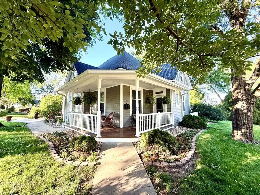 901 E 1st Street, Maryville, MO 64468 - #2