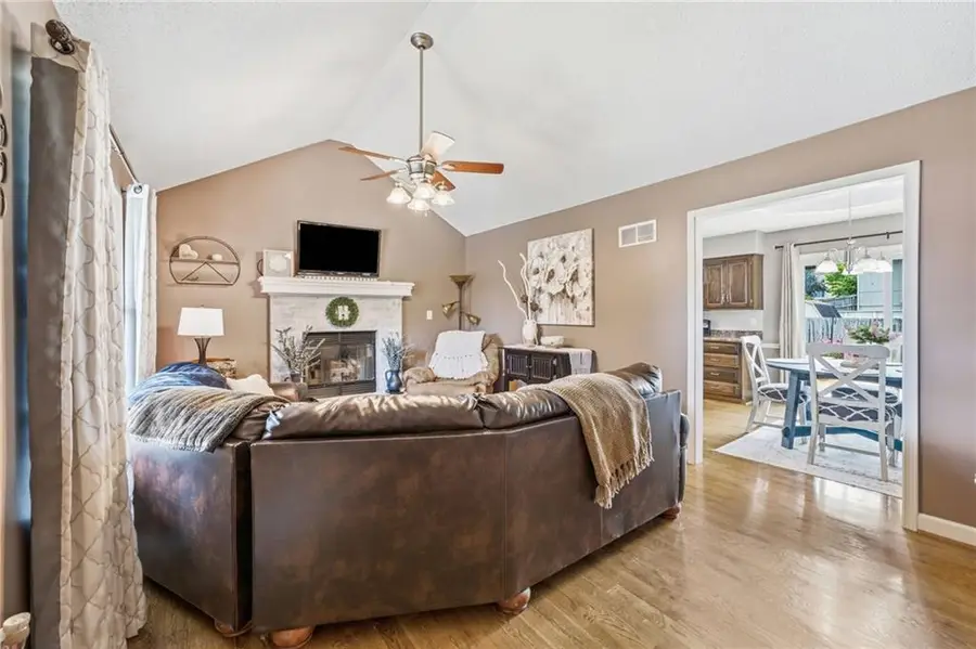 404 SE Onyx Drive, Lees Summit, MO 64063 - #2