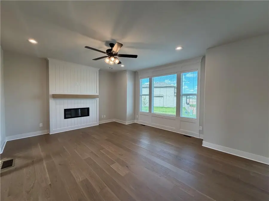 16977 S Mahaffie Street, Olathe, KS 66062 - #2