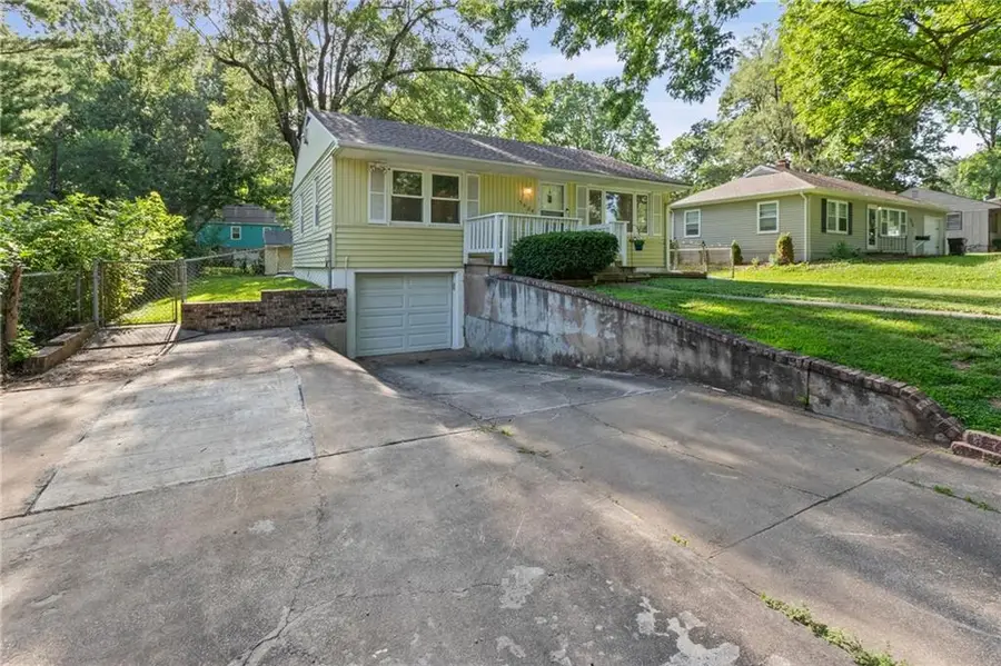 5624 Harvard Avenue, Raytown, MO 64133 - #3