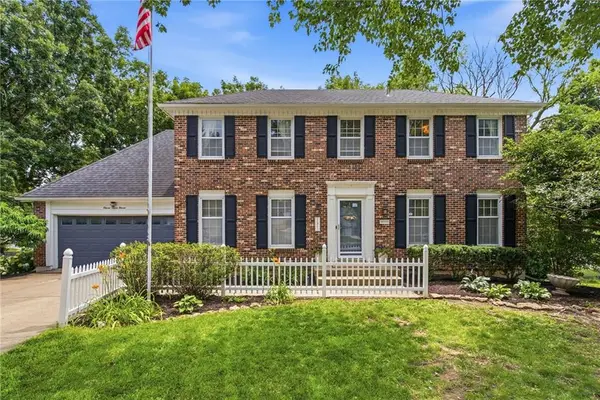 11711 W 100th Terrace, Overland Park, KS 66214