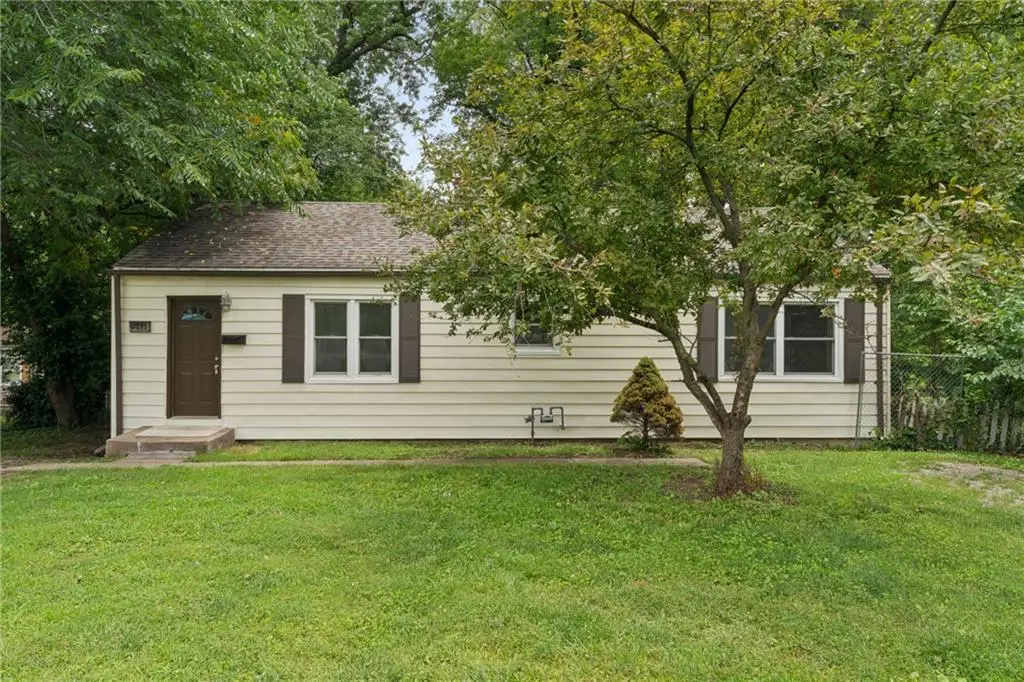 2811 S Northern Boulevard, Independence, MO 64052 - #1
