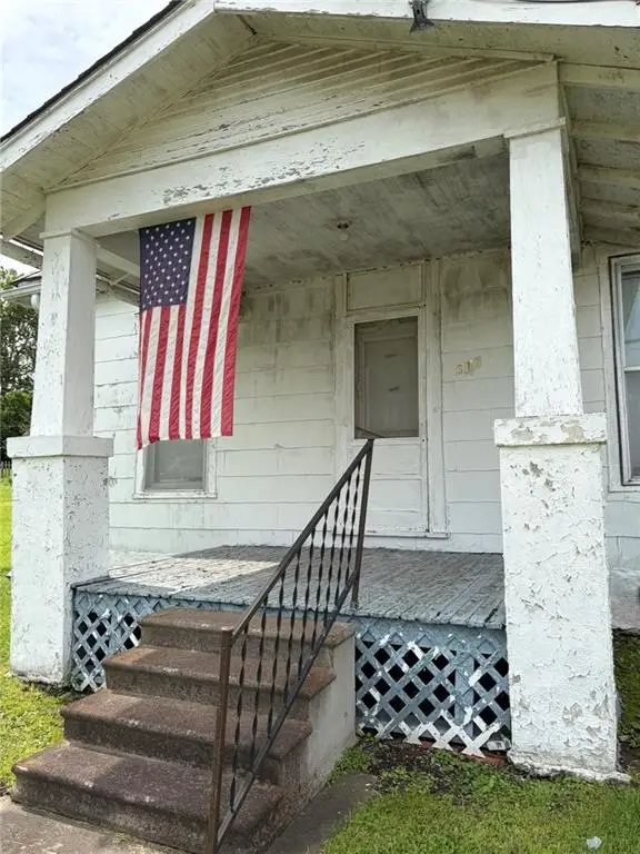 312 W Van Buren Street, Gallatin, MO 64640 - #2