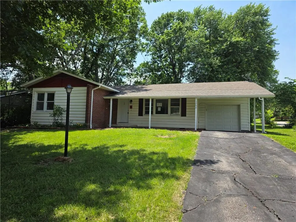1706 S Eddy Street, Fort Scott, KS 66701 - #1