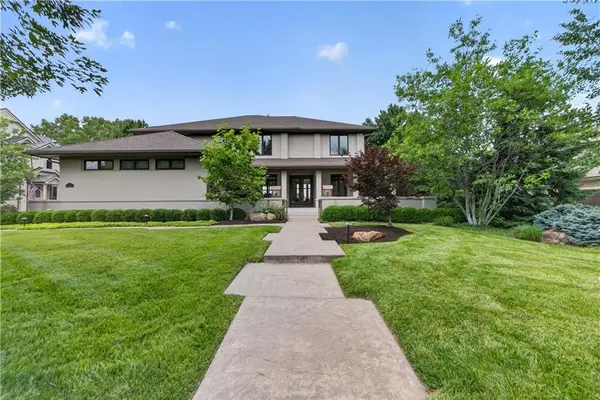 5520 Golden Bear Drive, Overland Park, KS 66223