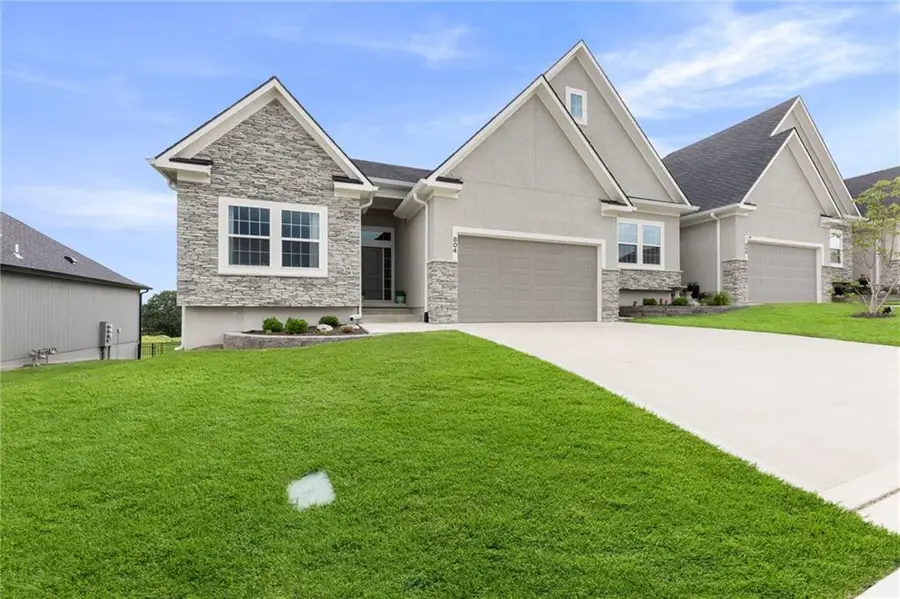 804 NE Algonquin Street, Lees Summit, MO 64064 - #2