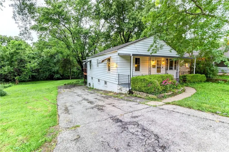 808 S Carlisle Avenue, Independence, MO 64054 - #2