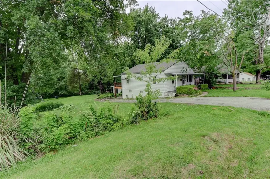 808 S Carlisle Avenue, Independence, MO 64054 - #3