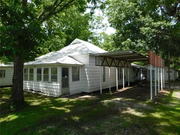 702 W Larch Street, Cherokee, KS 66724