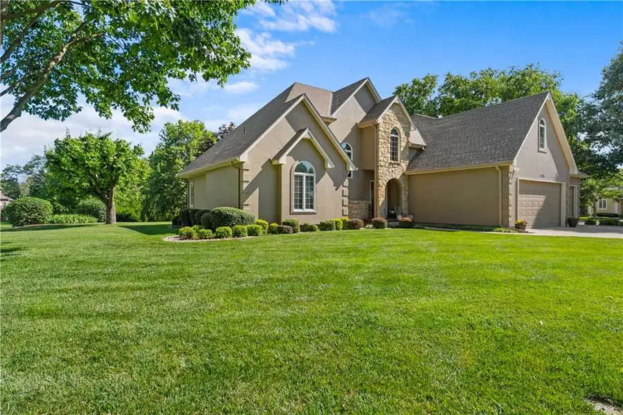 4214 Victory Circle Se, Lees Summit, MO 64082 - #2