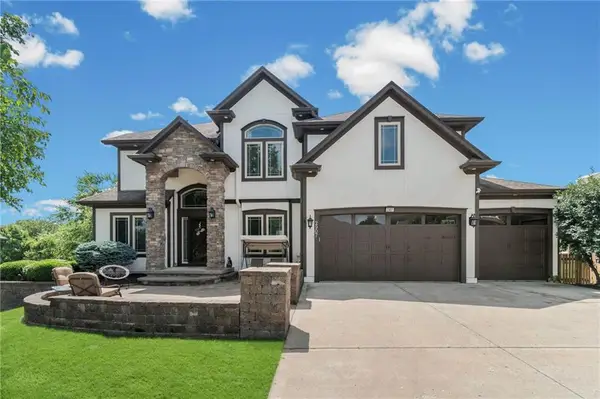 2907 NE Viewpark Place, Lee's Summit, MO 64086