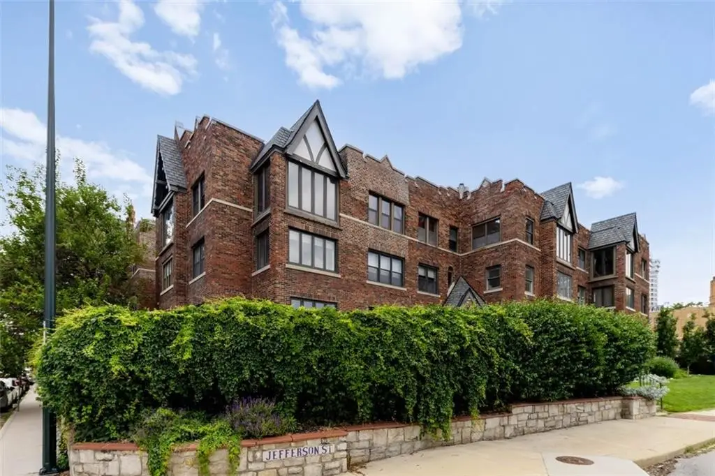 700 W 48th Street #206, Kansas City, MO 64112 - #1