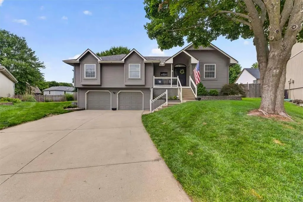 207 NE Bridge Place, Blue Springs, MO 64014 - #1
