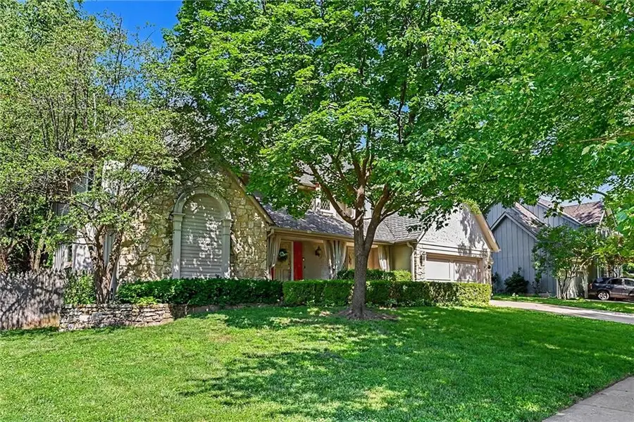 5710 N Spruce Avenue, Kansas City, MO 64119 - #3