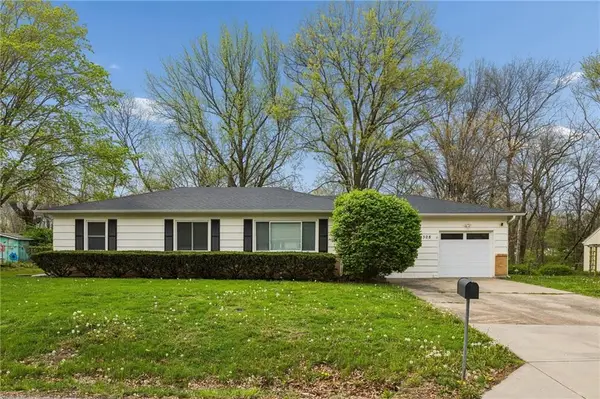 1308 Middlebrook Drive, Liberty, MO 64068