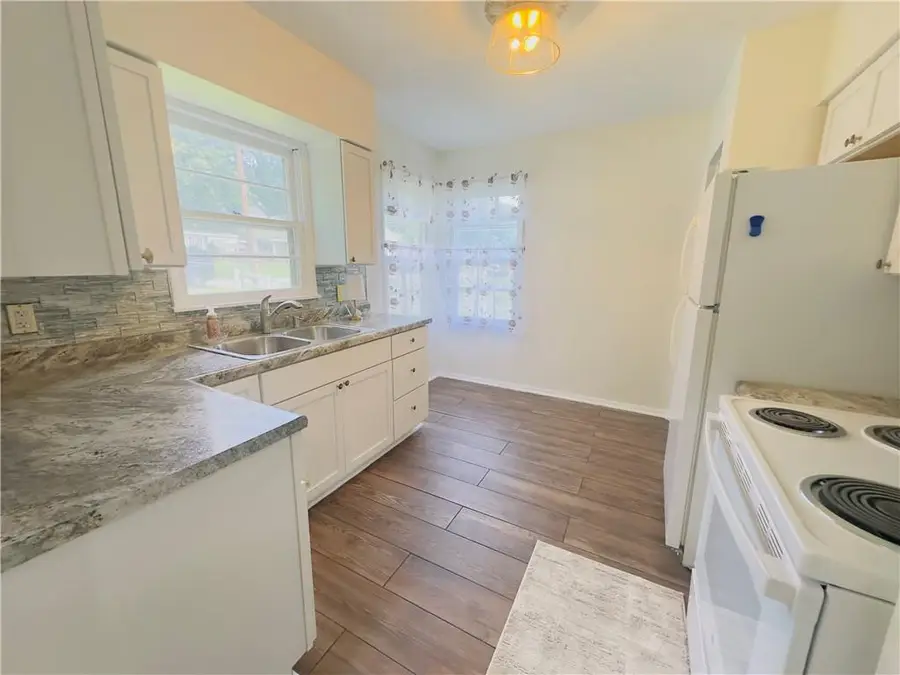 2014 E Highland Street, Saint Joseph, MO 64505 - #3