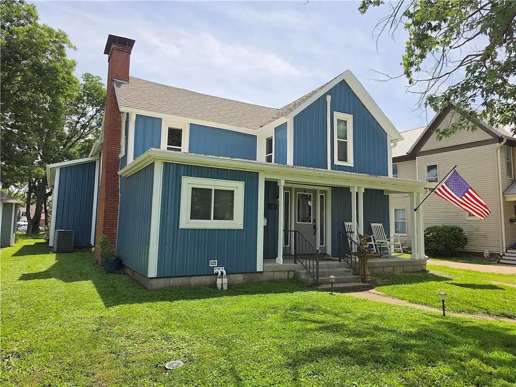 309 S Washington Avenue, Iola, KS 66749 - #1