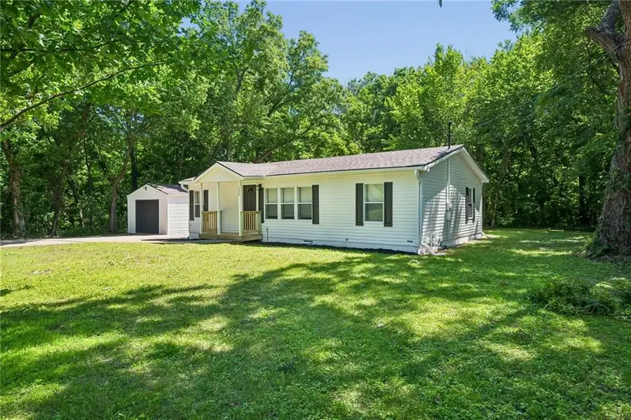 125 Gould Street, Tonganoxie, KS 66086 - #3