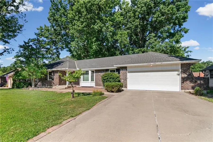 320 SE Westwind Drive, Lees Summit, MO 64063 - #2