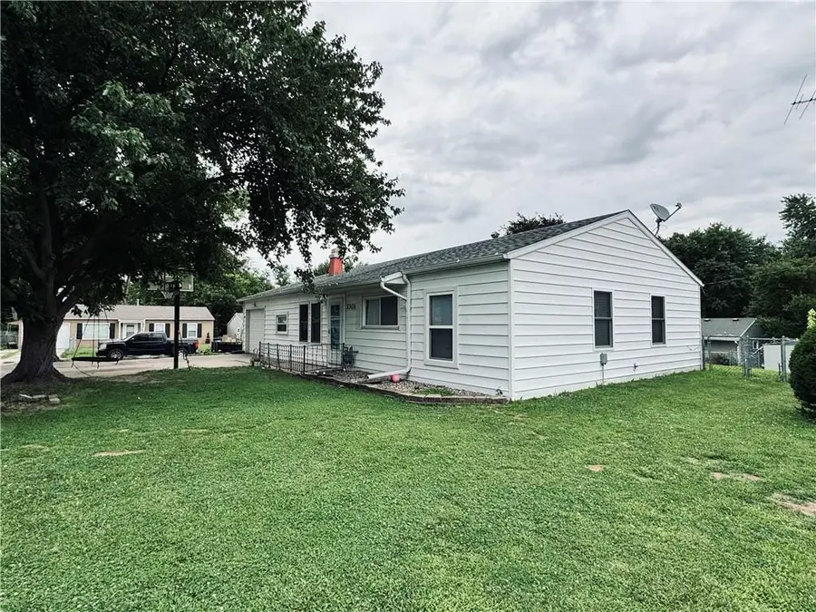3301 Iroquois Lane, Saint Joseph, MO 64503 - #2