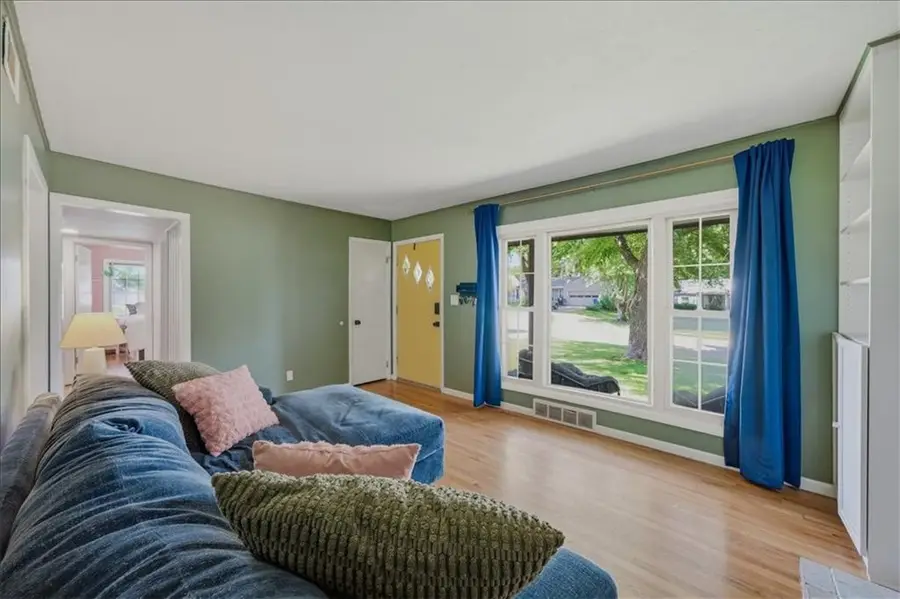 8207 Barkley Street, Overland Park, KS 66204 - #3