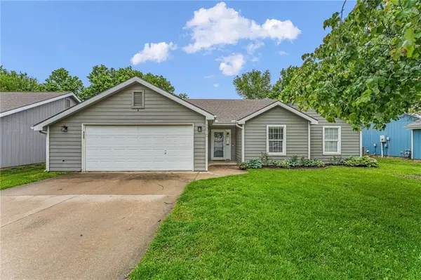 1010 Home Circle, Lawrence, KS 66046