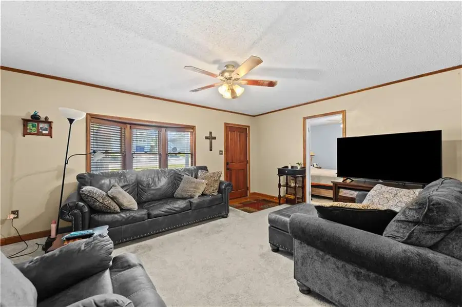 5434 Rosehill Road, Shawnee, KS 66216 - #3