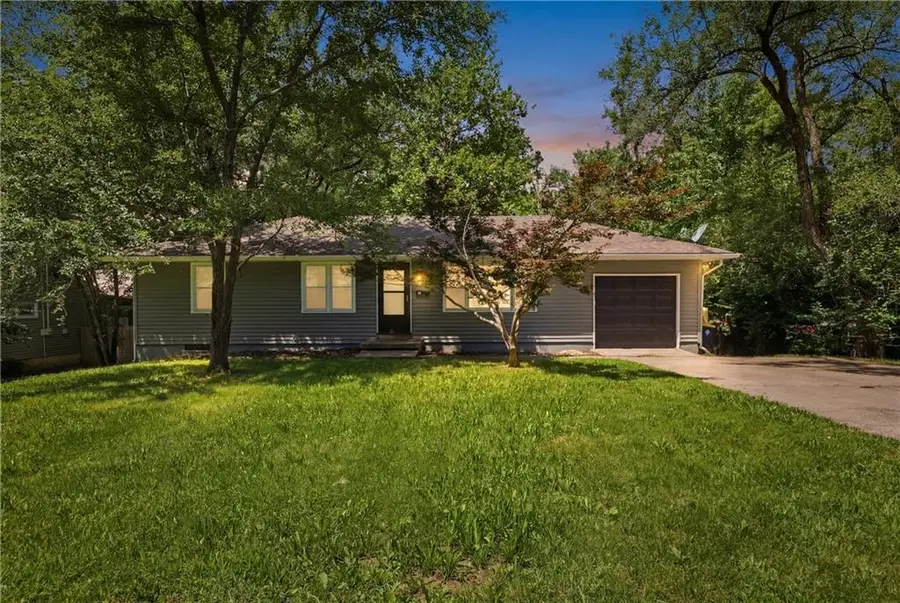 10504 Corrington Avenue, Kansas City, MO 64134 - #2