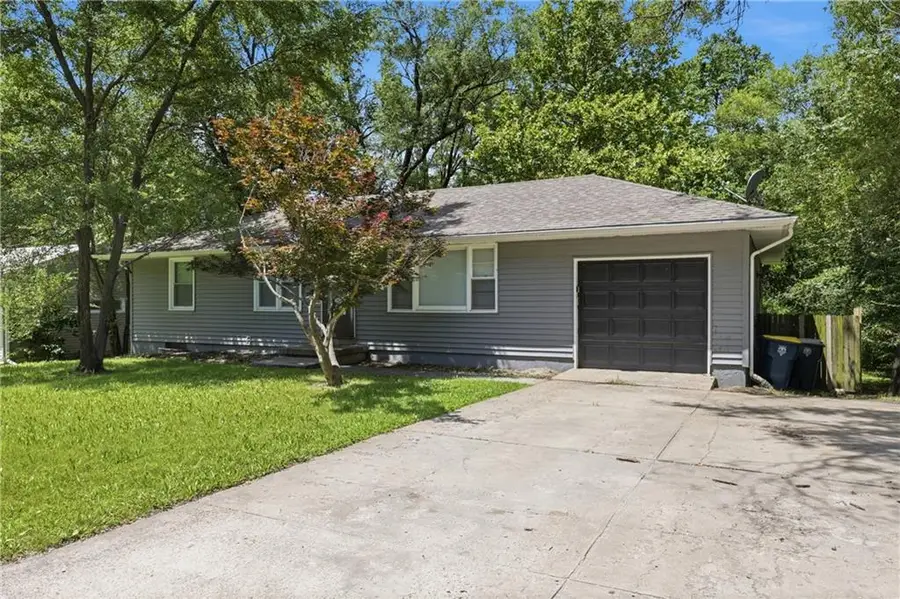 10504 Corrington Avenue, Kansas City, MO 64134 - #3
