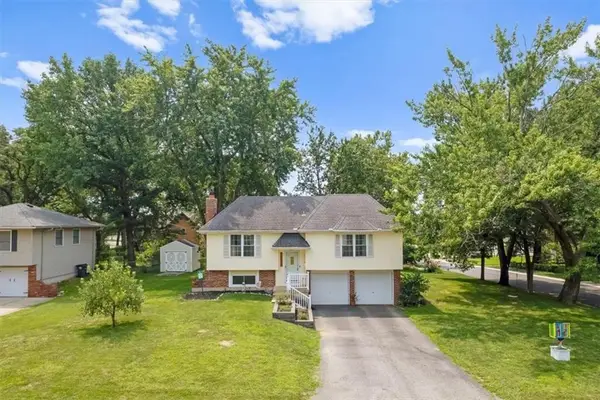 14215 W 94th Terrace, Lenexa, KS 66215