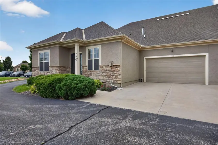 2250 Lake Pointe Drive #702, Lawrence, KS 66049 - #3