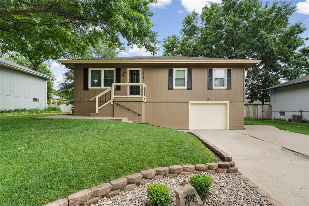 707 Ann Avenue, Harrisonville, MO 64701 - #1