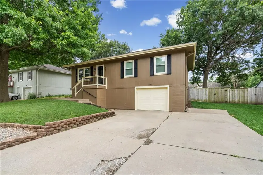 707 Ann Avenue, Harrisonville, MO 64701 - #2