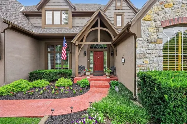 11919 W 139th Terrace, Overland Park, KS 66221