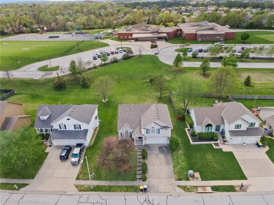9112 N Camden Avenue, Kansas City, MO 64154 - #2