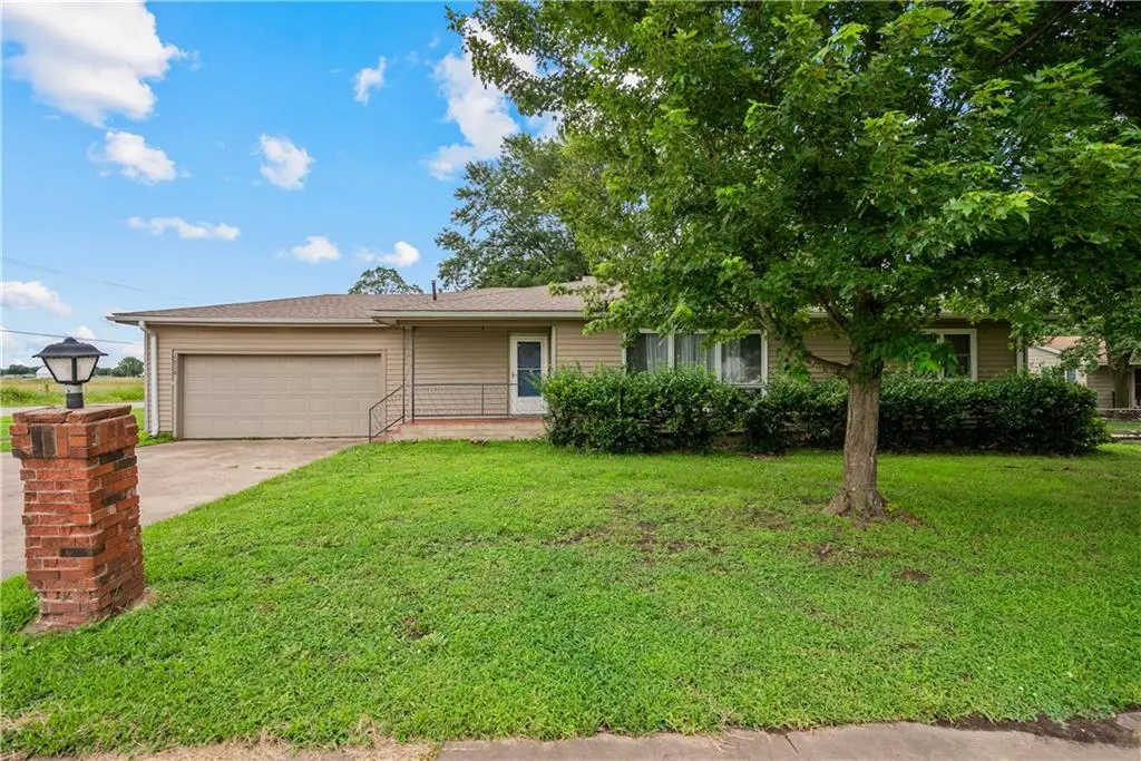 1210 N 18th Place, Independence, KS 67301 - #1