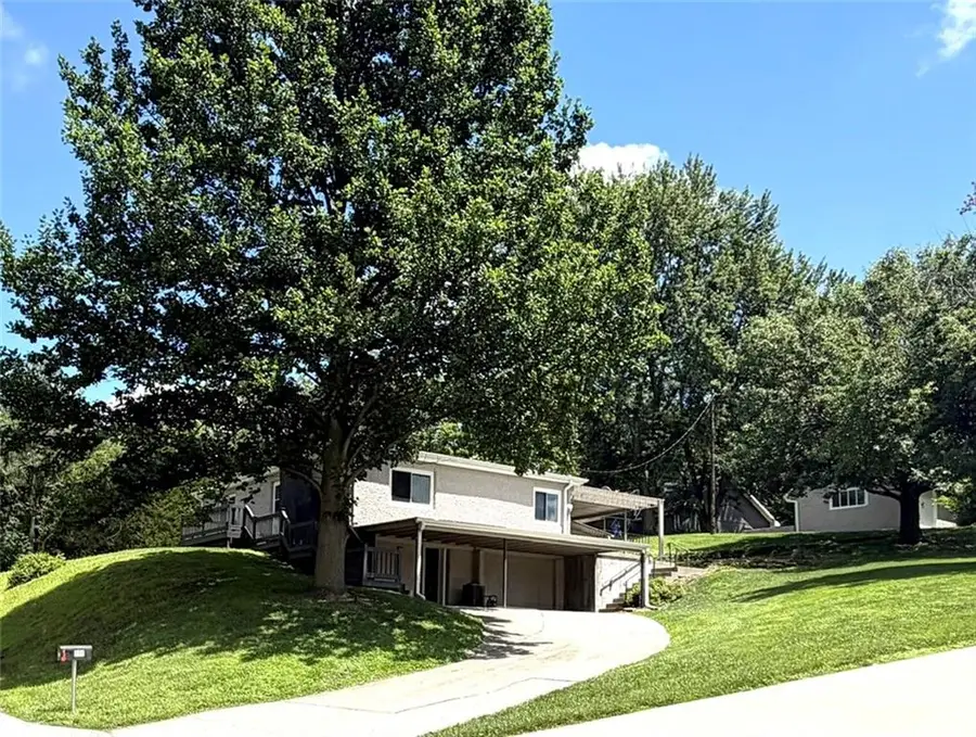 508 Benton Drive, Saint Joseph, MO 64504 - #2