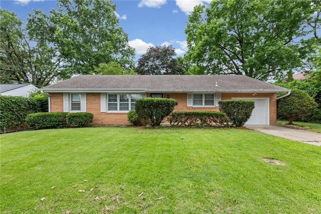 909 E Lexington Avenue, Independence, MO 64050 - #1