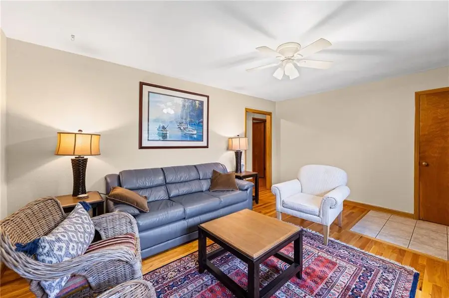 909 E Lexington Avenue, Independence, MO 64050 - #3