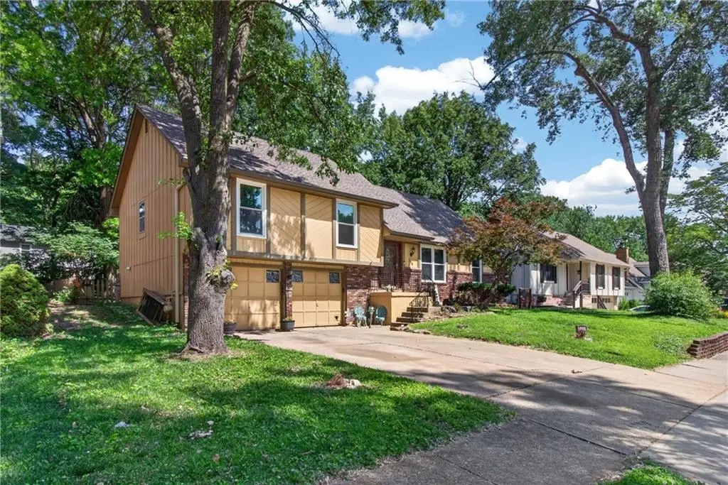 509 NE Country Lane, Lees Summit, MO 64086 - #1