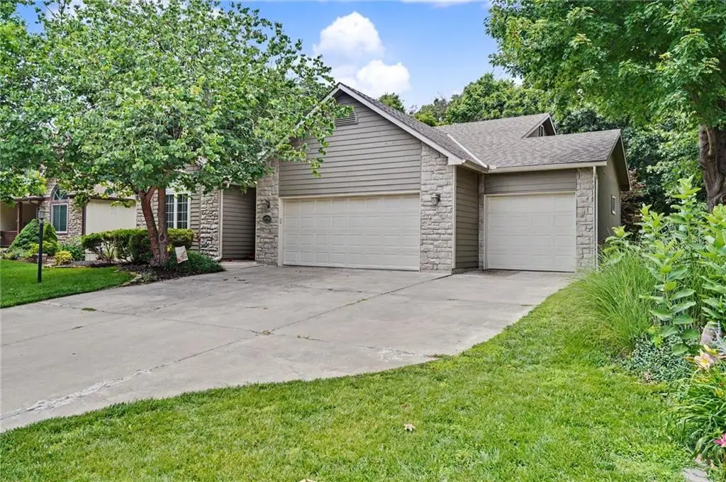 3238 Huntington Road, Lawrence, KS 66049 - #1