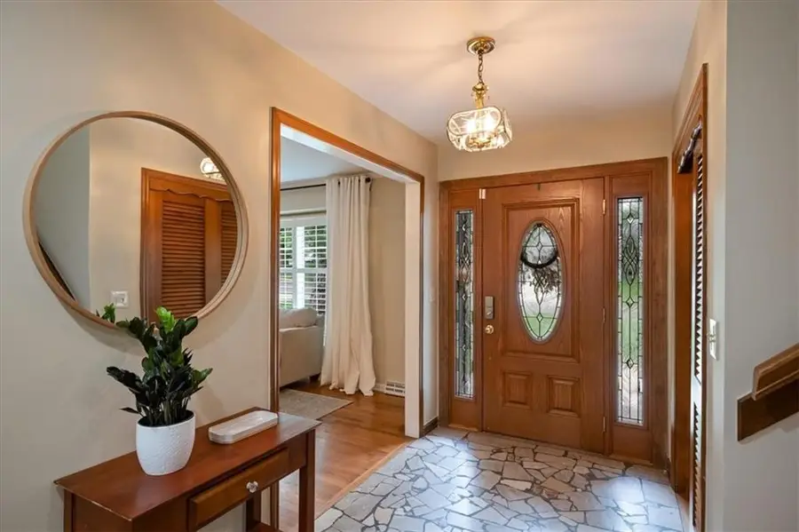 8622 Broadmoor Street, Overland Park, KS 66212 - #2