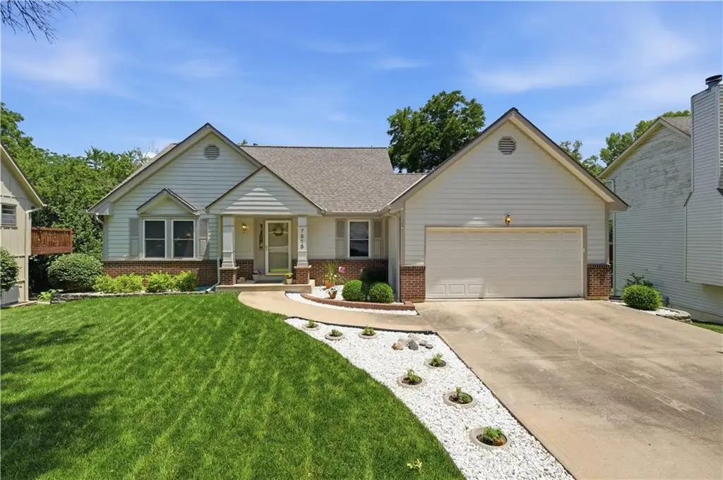 7915 Woodstone Street, Lenexa, KS 66219 - #1