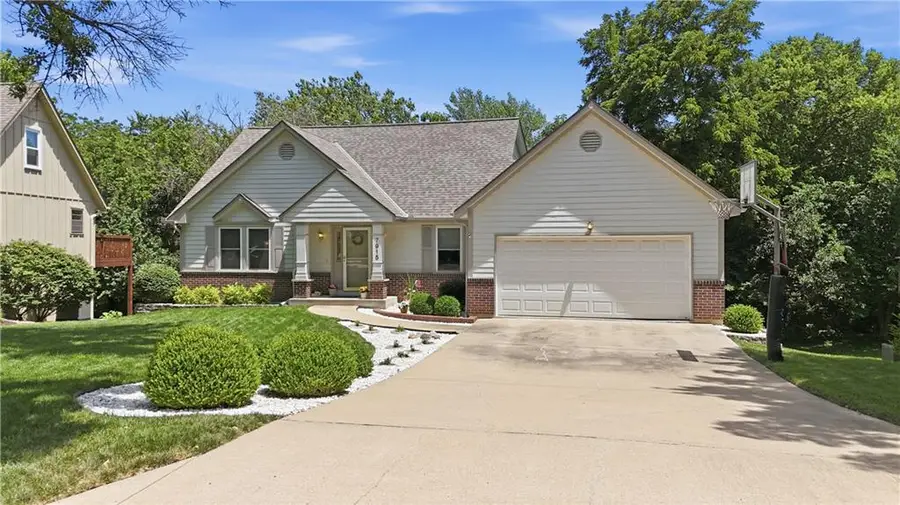 7915 Woodstone Street, Lenexa, KS 66219 - #2