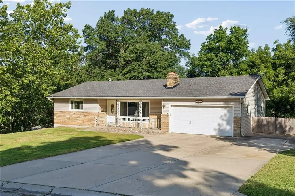 6826 N Baltimore Avenue, Gladstone, MO 64118 - #1