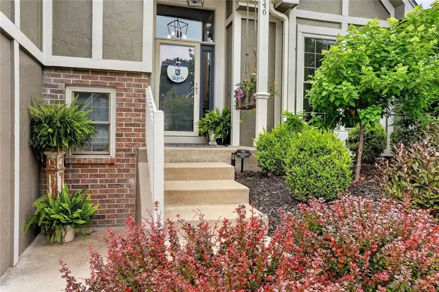 7646 N Pomona Avenue, Kansas City, MO 64152 - #2