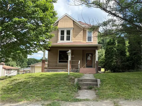 1913 Holman Street, St Joseph, MO 64501